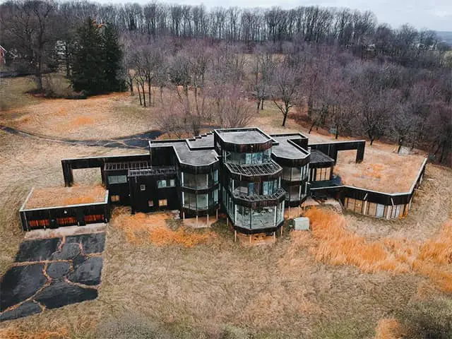 Abandoned Glass Mansion Leesburg