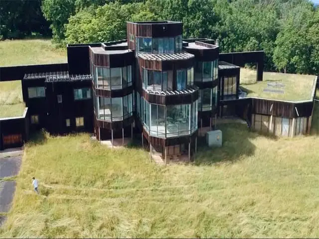 Abandoned Glass Mansion Leesburg