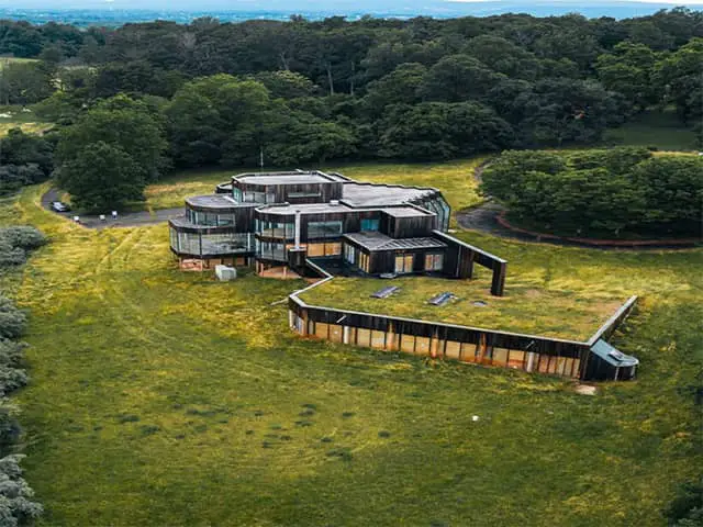 Abandoned Glass Mansion Leesburg