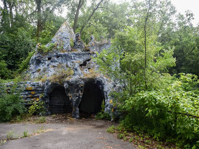 Abandoned Prehistoric Forest & Amusement Park in Michigan