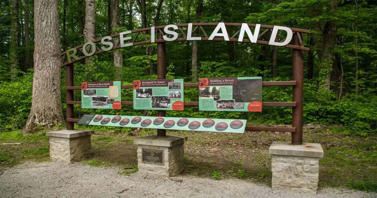 Abandoned Rose Island Theme Park