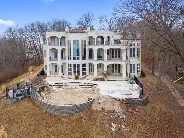 Nelly Abandoned Mansion in Missouri Has Sold