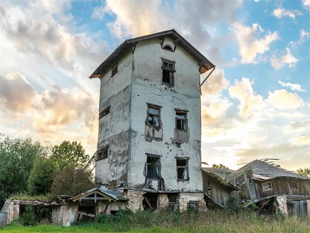 Scariest Abandoned Homes in the World