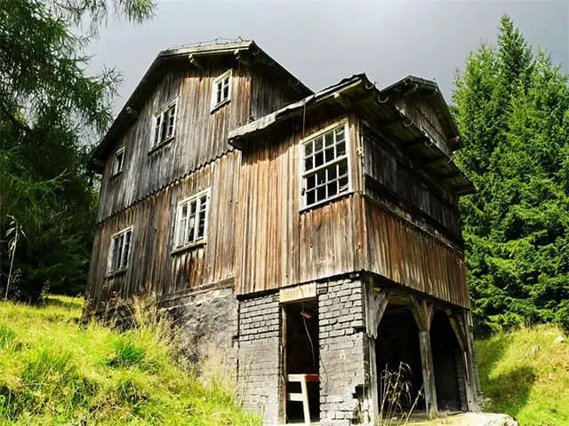 Scariest Abandoned Homes in the World