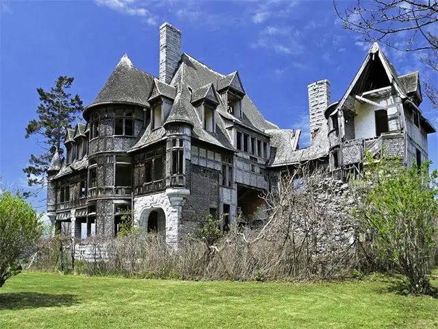 The world's most terrifying abandoned houses