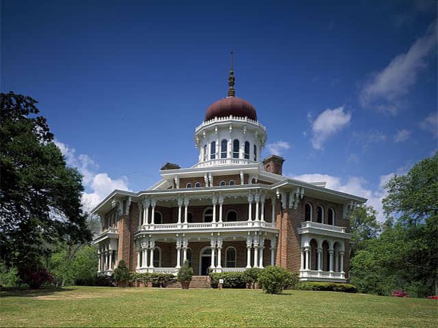 Isolated Longwood Mansion in Natchez